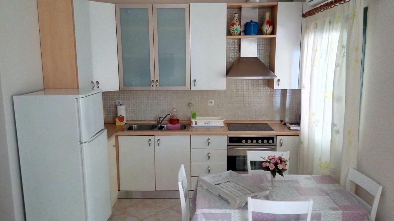 Cute Maisonette No2 On Coastal Sidewalk Никити Экстерьер фото